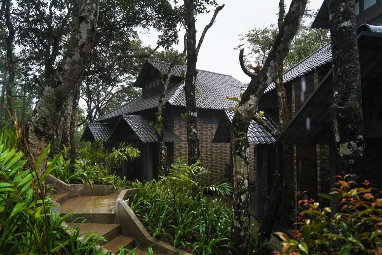 Elephant Passage Munnar Exterior photo The Black House